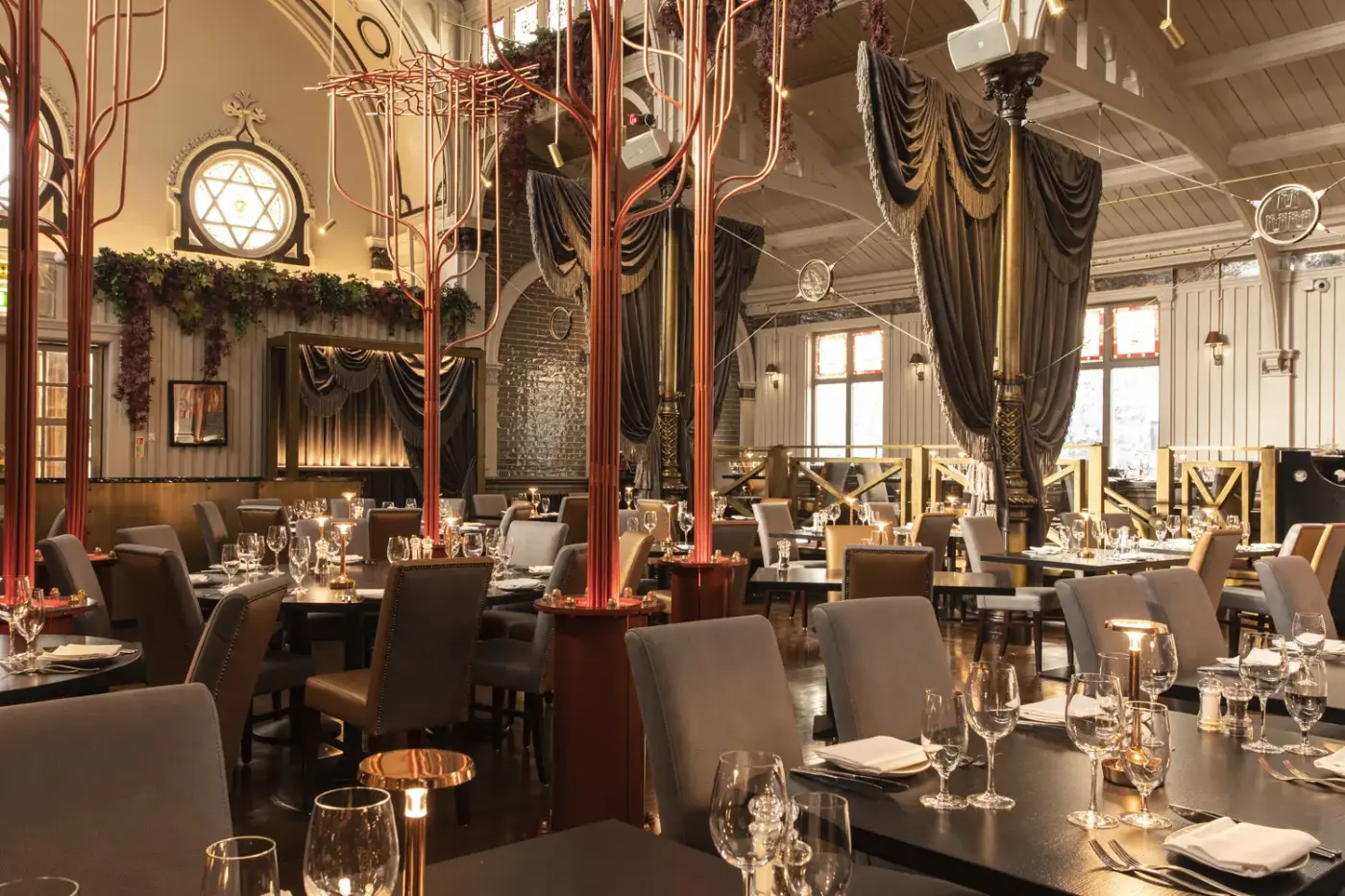 Sunday Roast vs Sunday Sharing: What Dublin Steakhouses Actually Serve