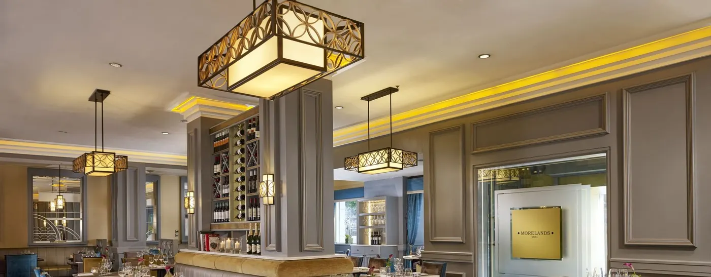 Morelands Grill dining room